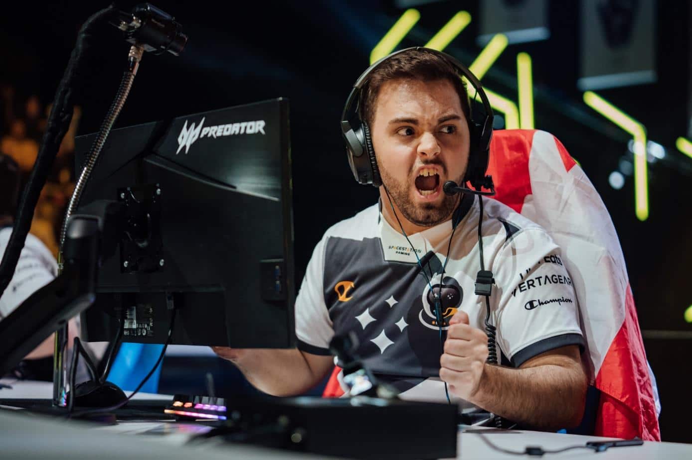 Troy Canadian R6 Legendární Troy “Canadian” Jaroslawski se vrací do Rainbow Six Siege ...
