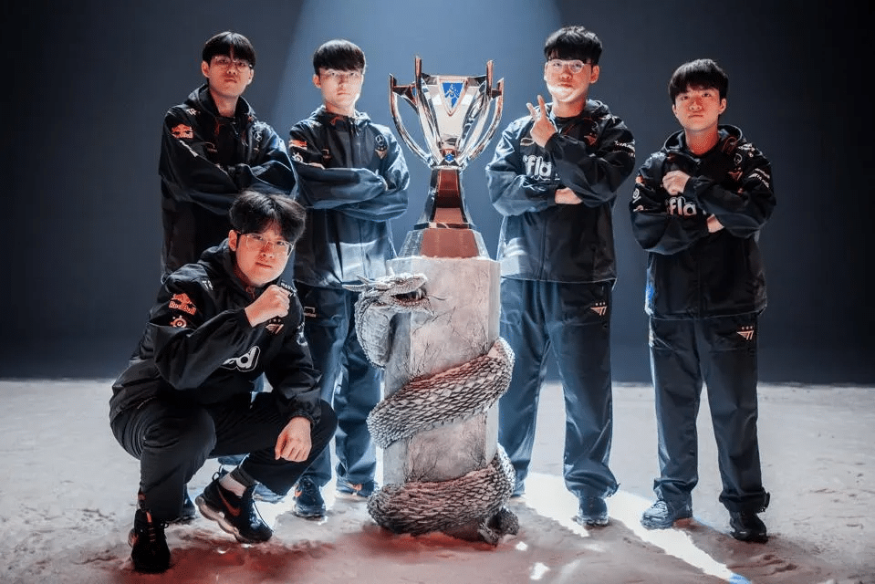 Organizace T1 byla dříve známá jako SK Telecom T1 nebo SKT T1